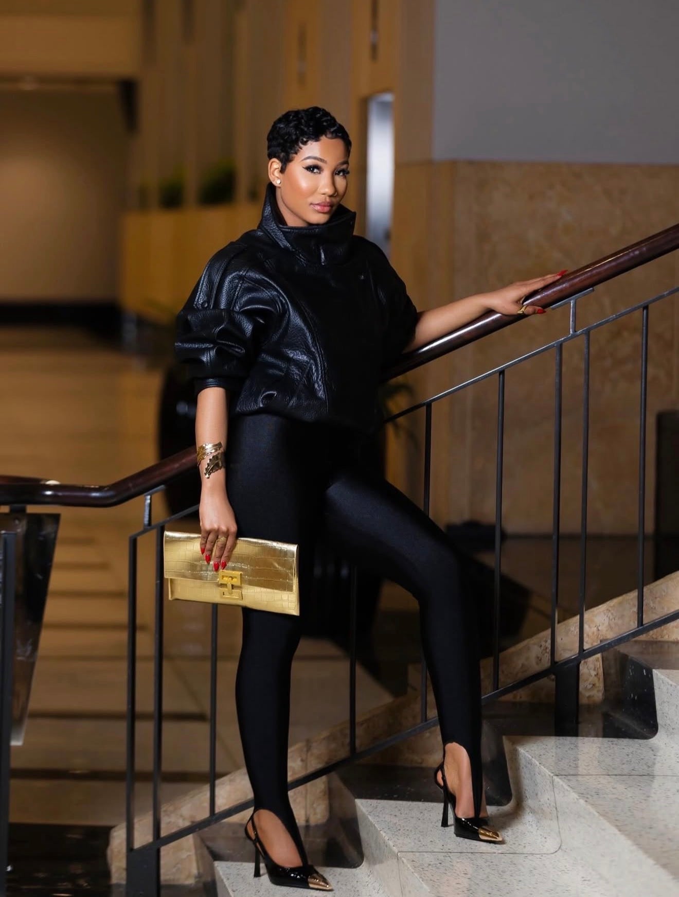 Peep-toe leggings